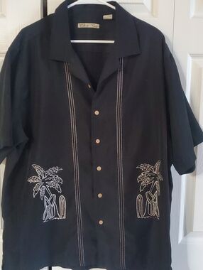 BATIK BAY XL PALM TREES SURF. BUTTON UP BLACK. EMBROIDERY. SHORT SLEEVES.